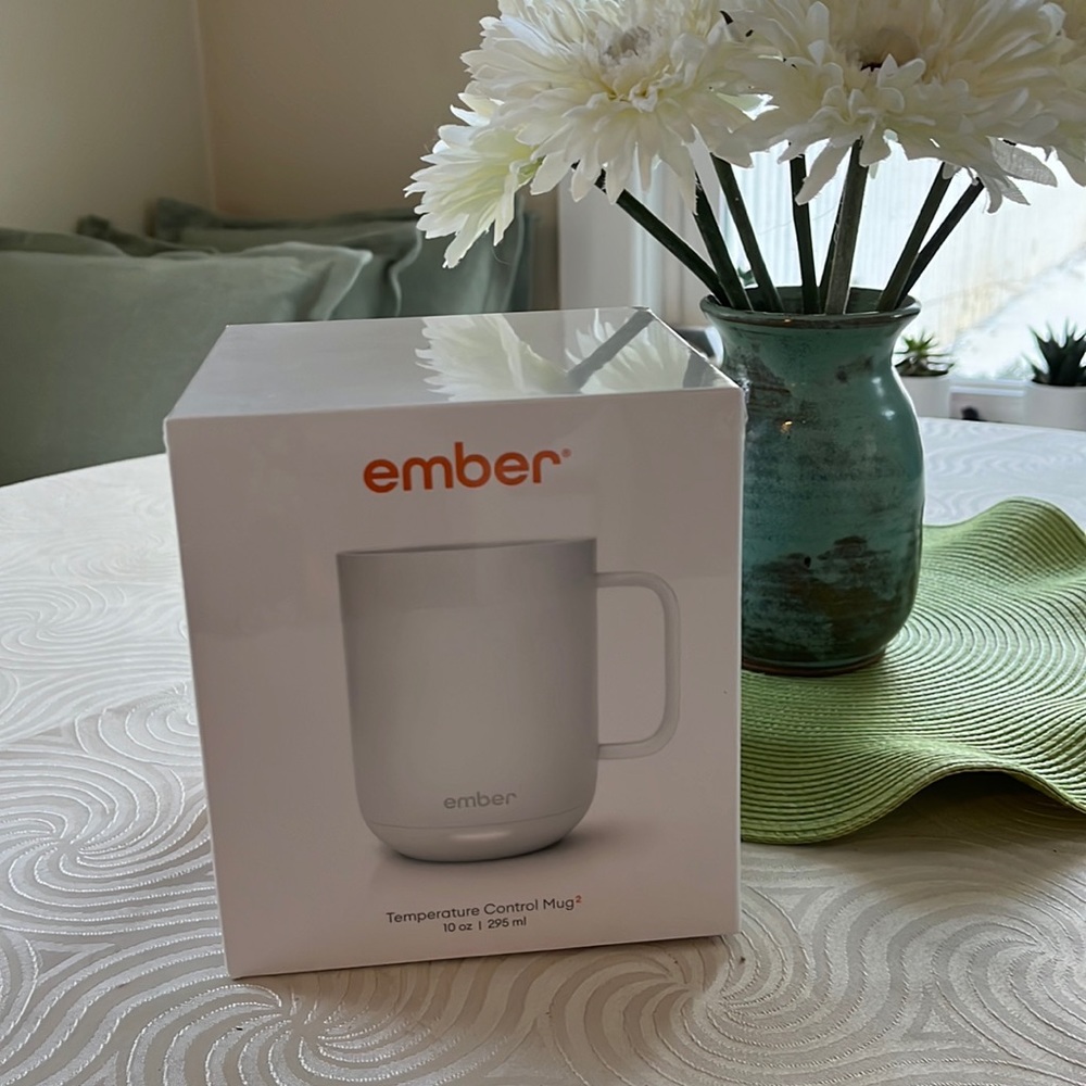 Ember Temperature Control Mug 2, 10 oz, NWT